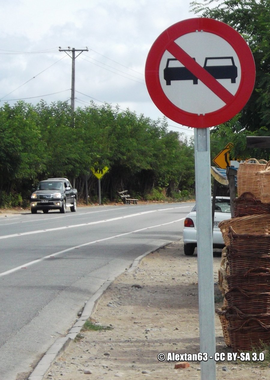 Verbotsschild Chile - Überholverbot