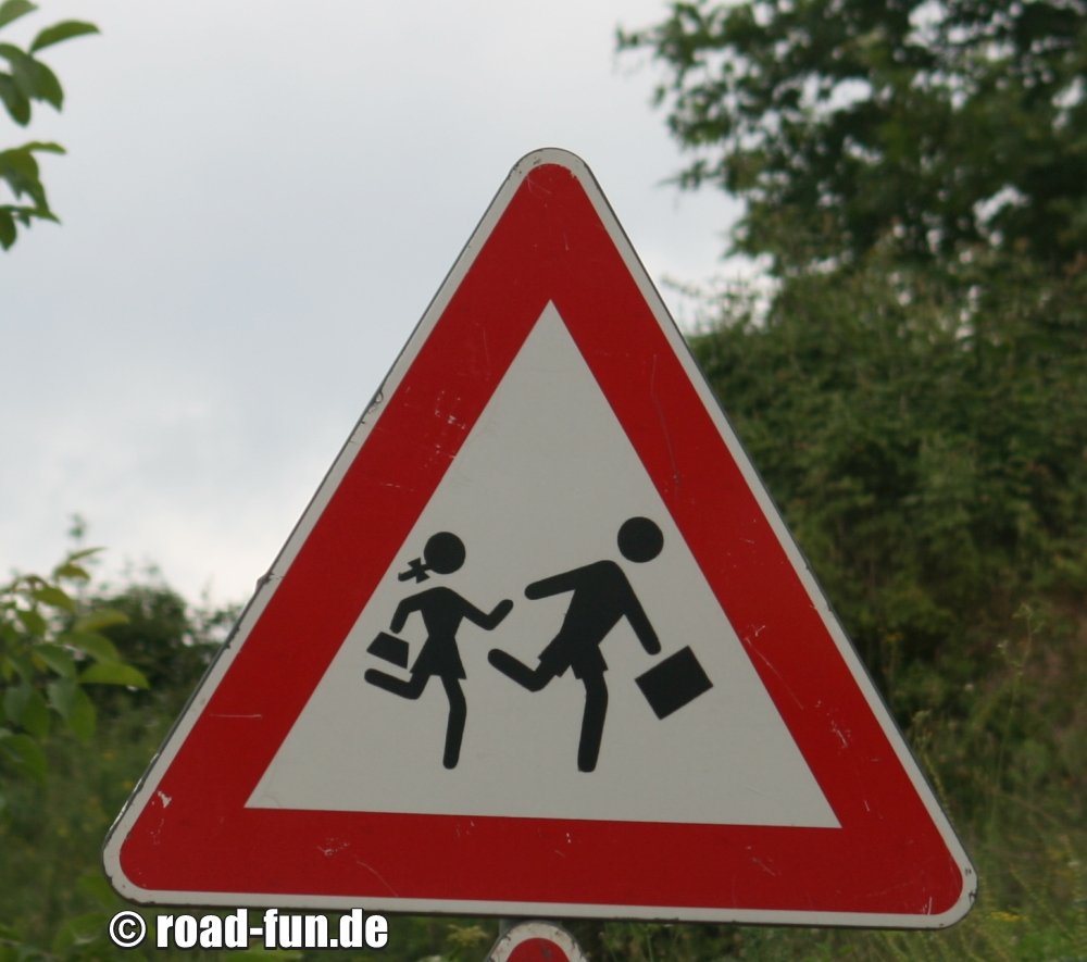 Gefahrenschild Albanien - Kinder