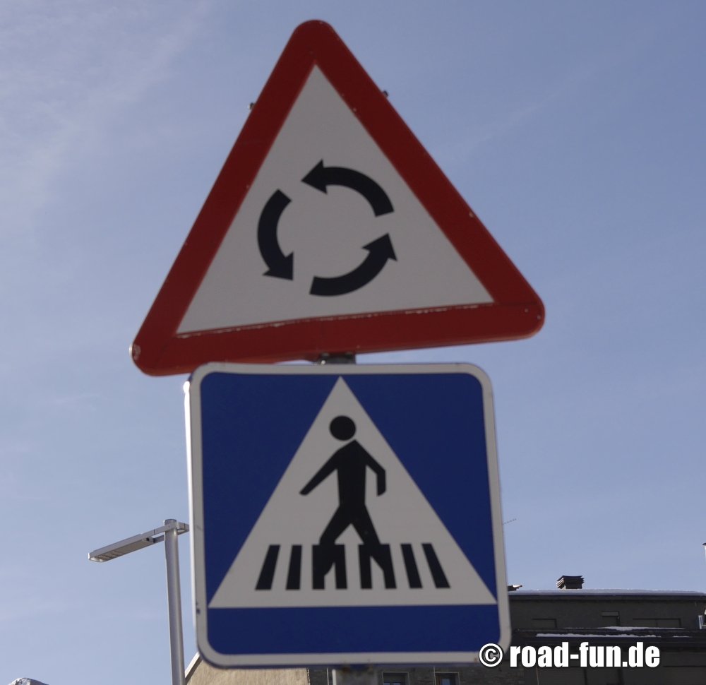 Gefahrenschild Andorra - Kreisverkehr