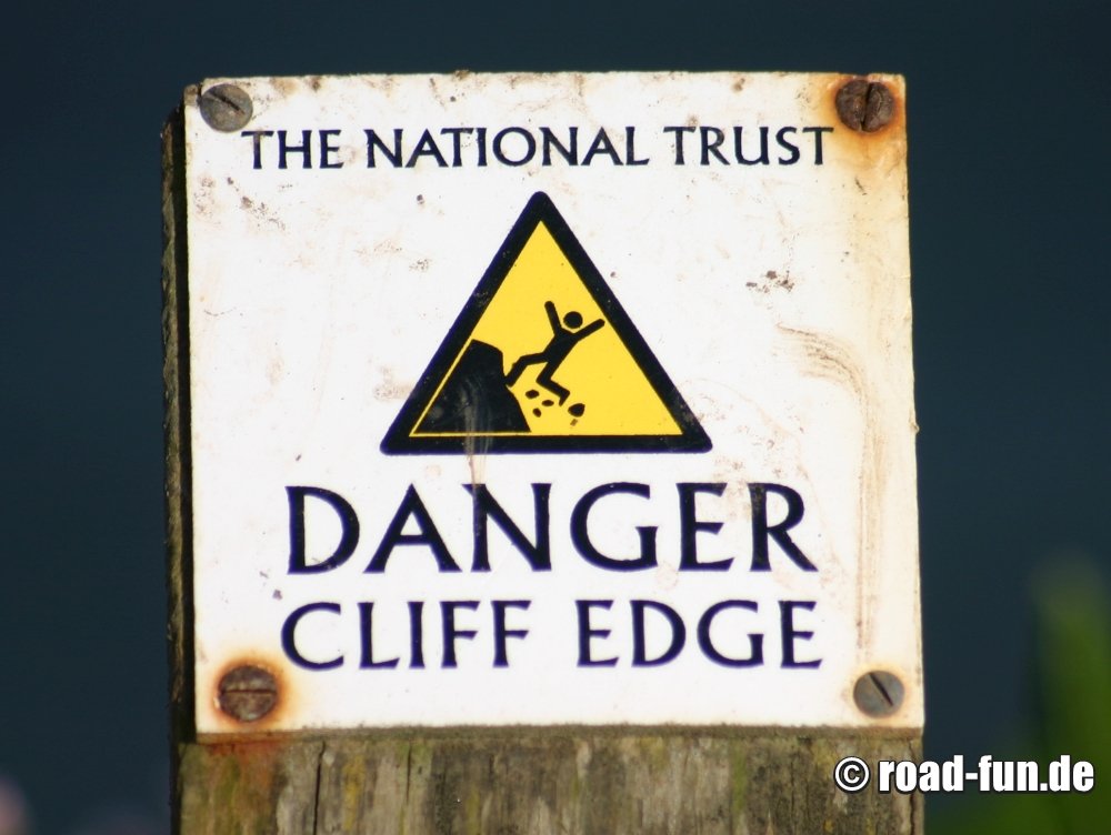 Gefahrenschild England - Absturzgefahr