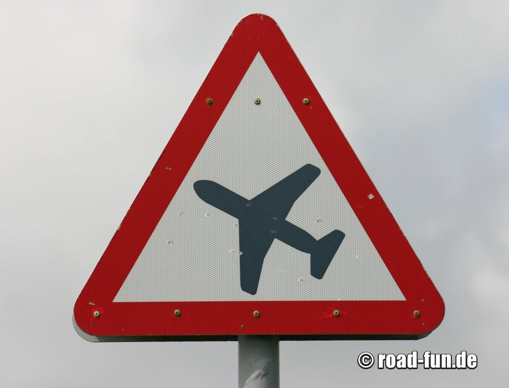 Gefahrenschild England - Flughafen