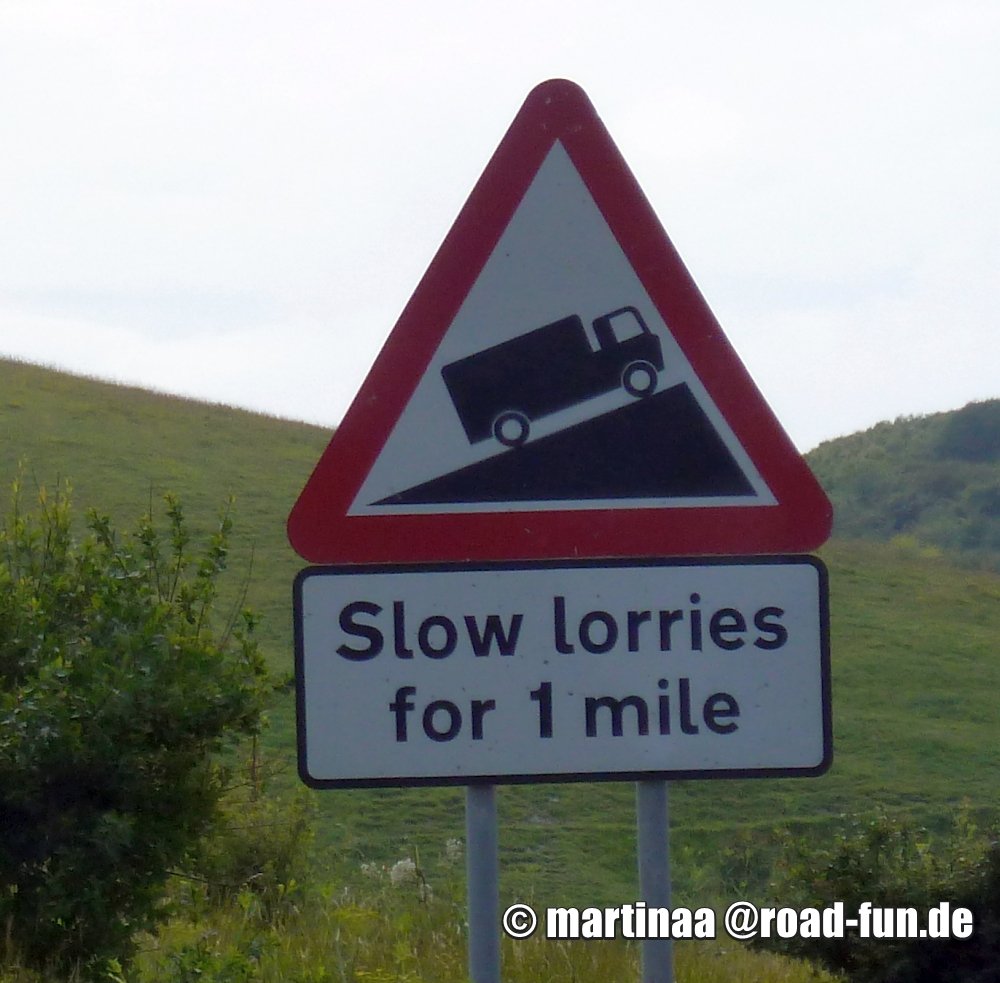 Gefahrenschild England - Langsame LKWs
