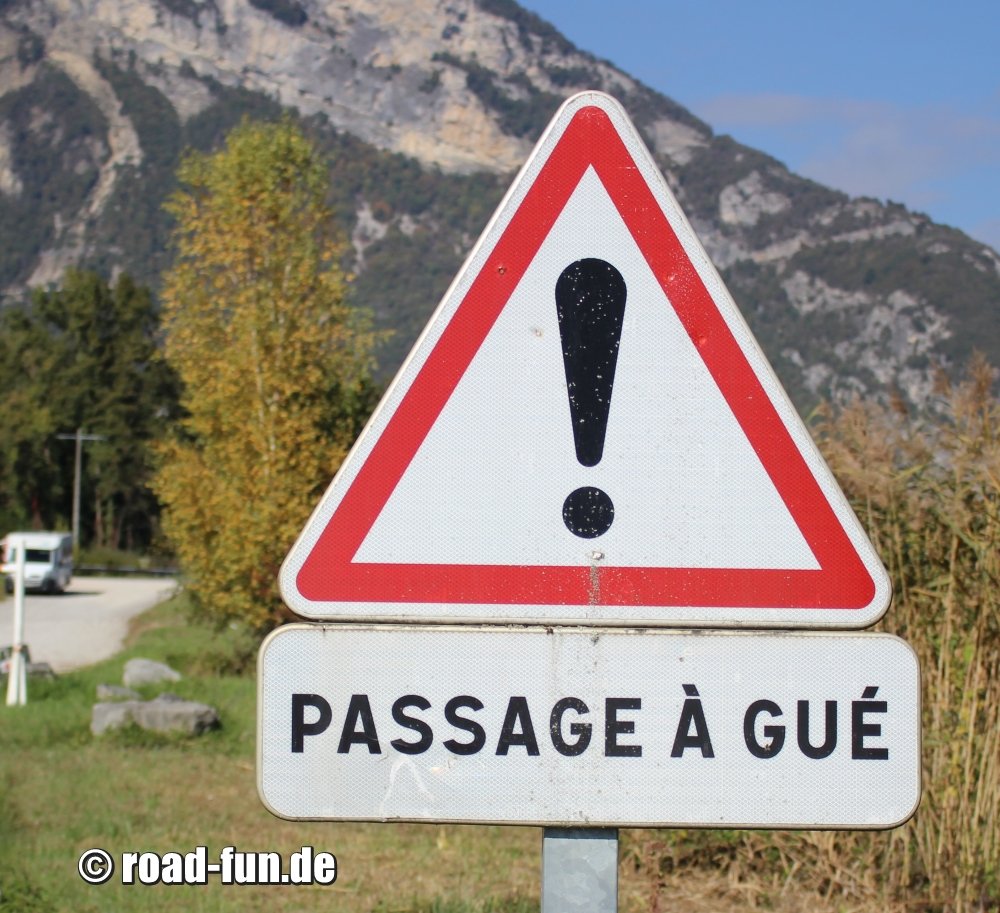 Gefahrenschild Frankreich - Furtdurchquerung
