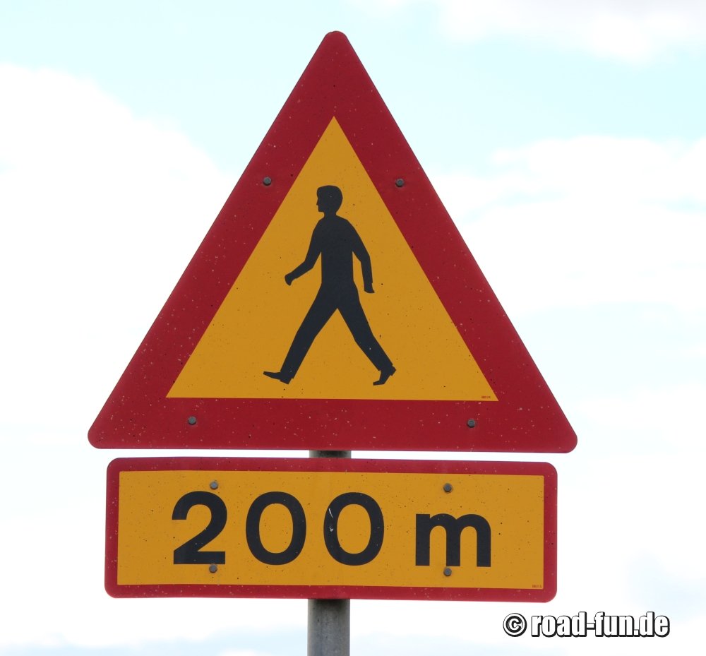 Gefahrenschild Island - Fussgaenger