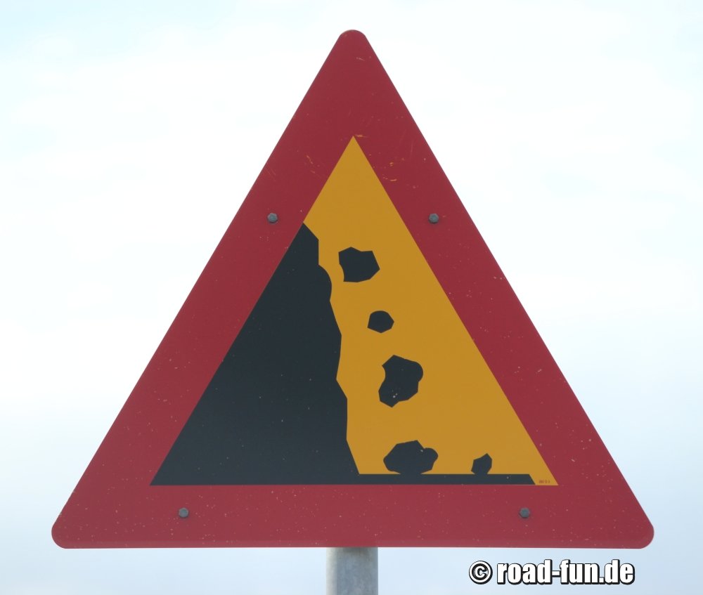 Gefahrenschild Island - Steinschlag