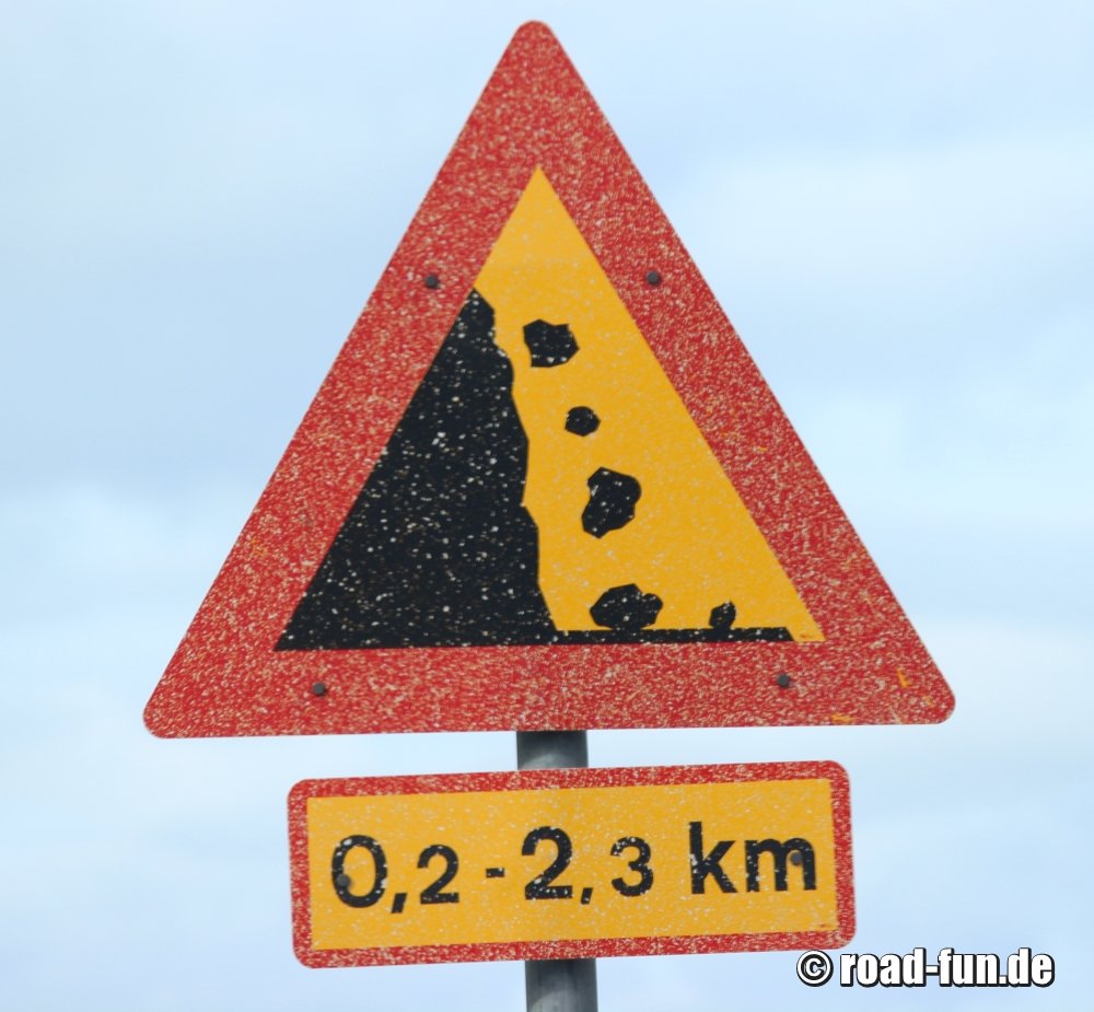 Gefahrenschild Island - Steinschlag