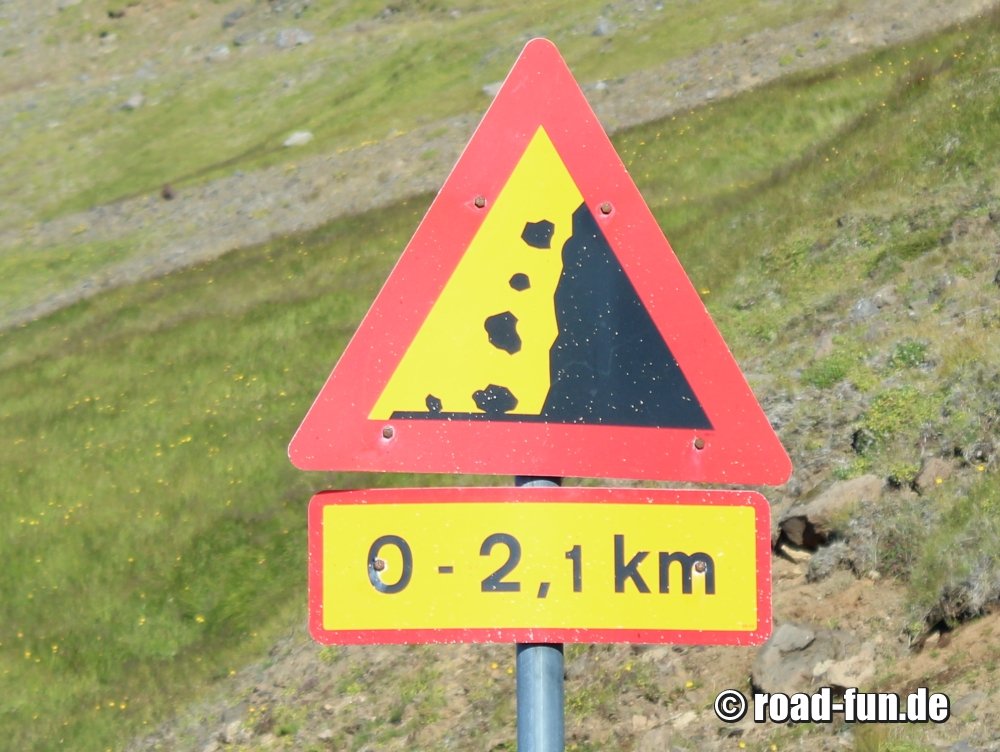 Gefahrenschild Island - Steinschlag