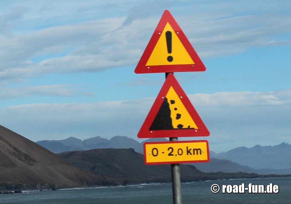 Gefahrenschild Island - Steinschlag