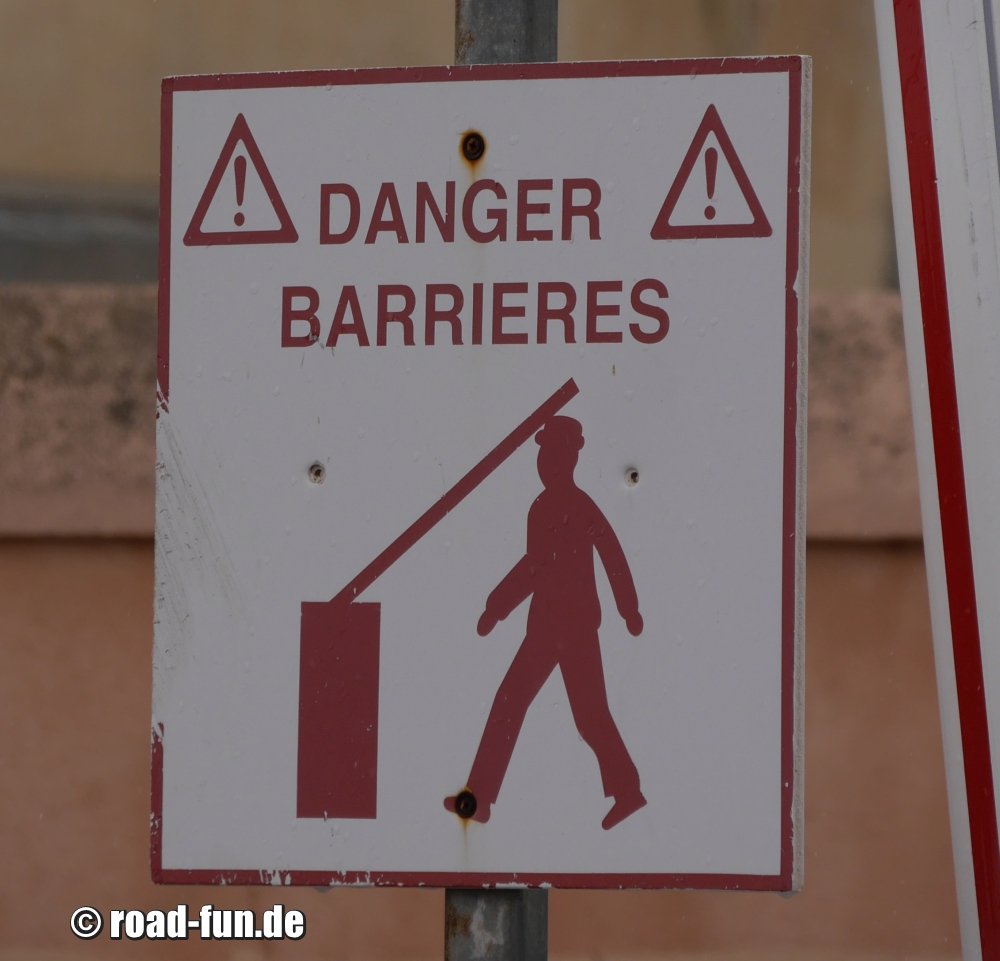 Gefahrenschild Korsika - Barriere