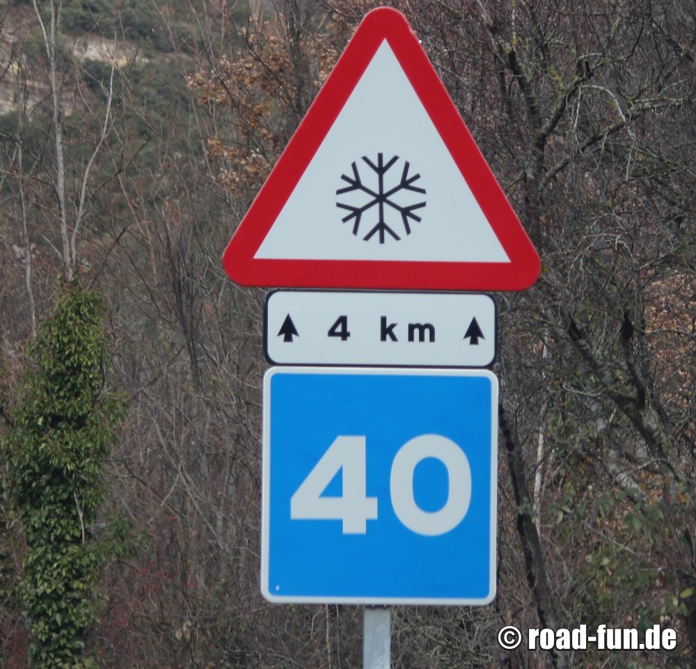 Gefahrenschild Spanien - Schneeglätte