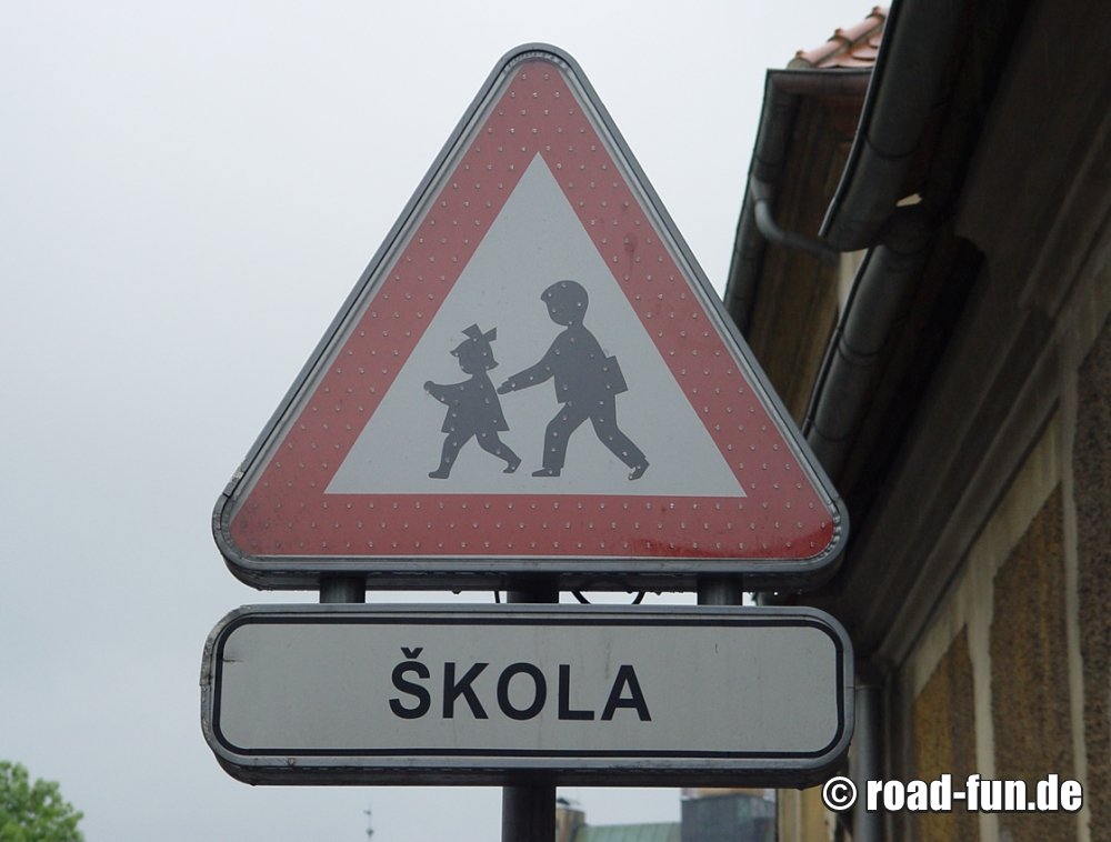 Gefahrenschild Tschechien - Schulkinder