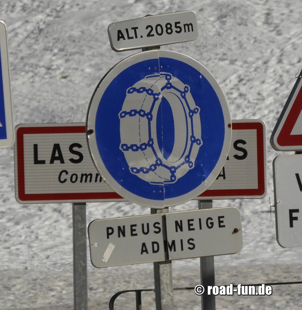 Hinweisschild Andorra - Schneeketten Plicht