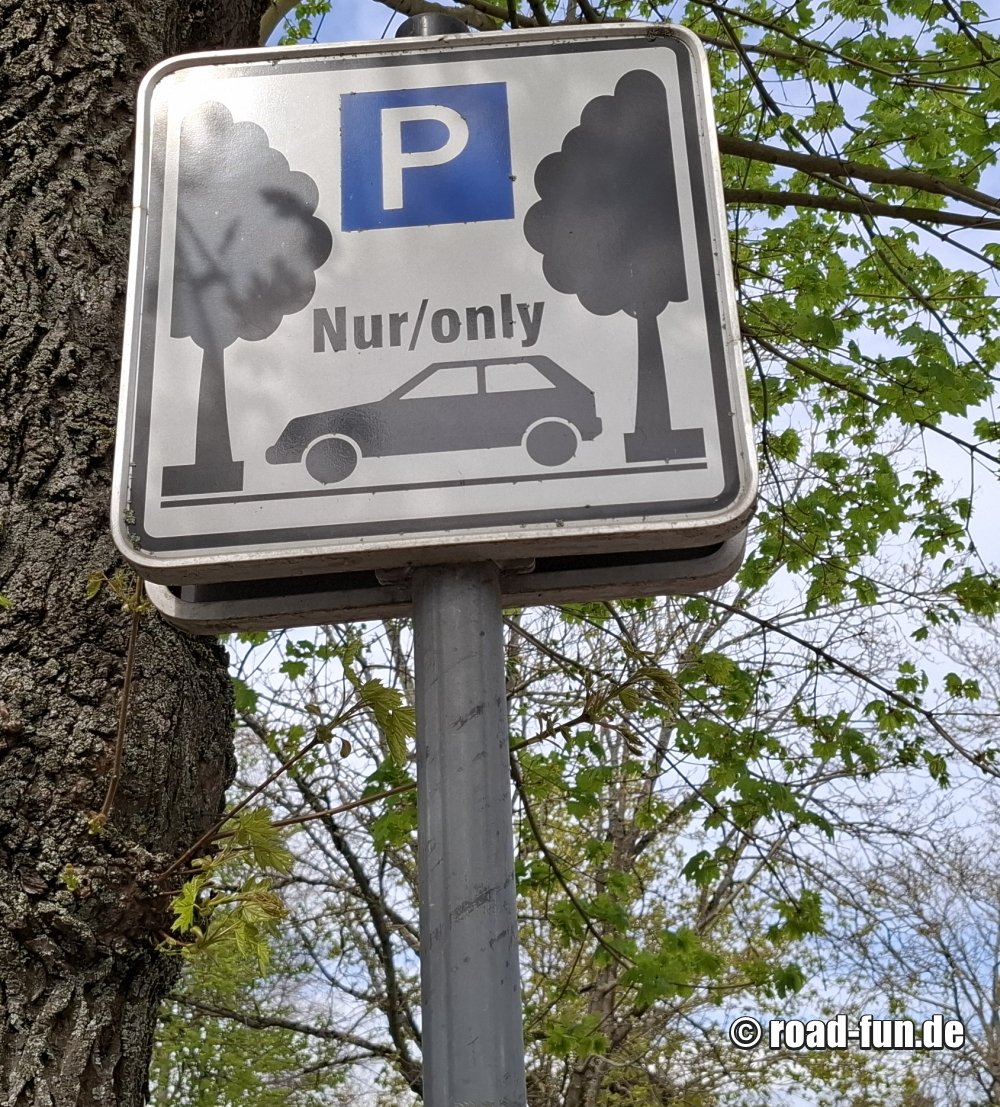 Hinweisschild Deutschland - PKW Parken