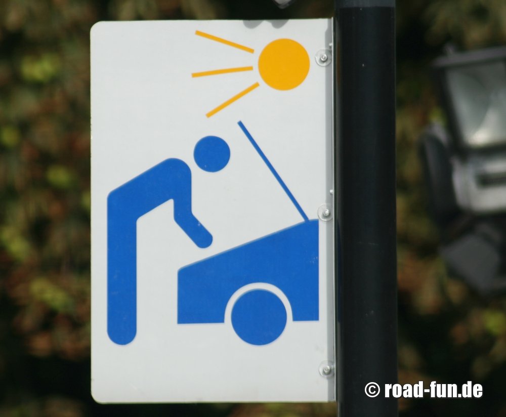 Hinweisschild England - Parkbucht Notstopp