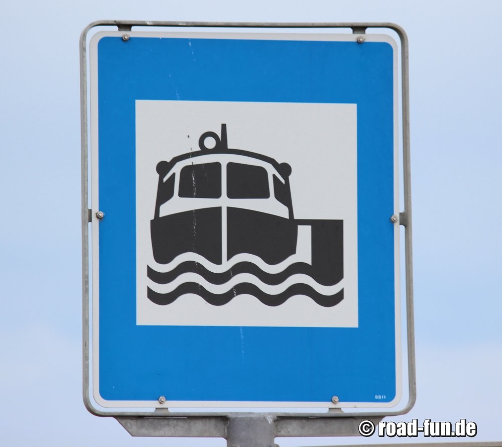 Hinweisschild Island - Bootstouren