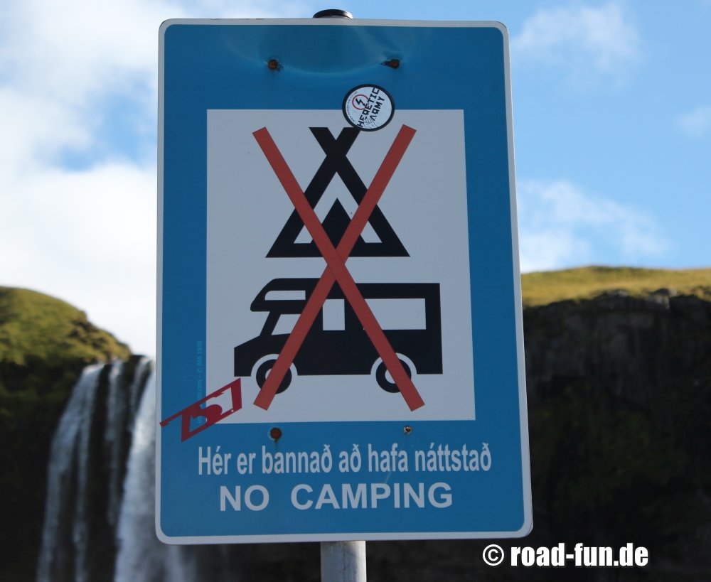 Hinweisschild Island - Camping Verbot