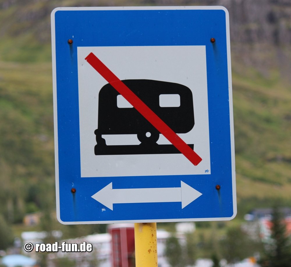 Hinweisschild Island - Camping Verbot