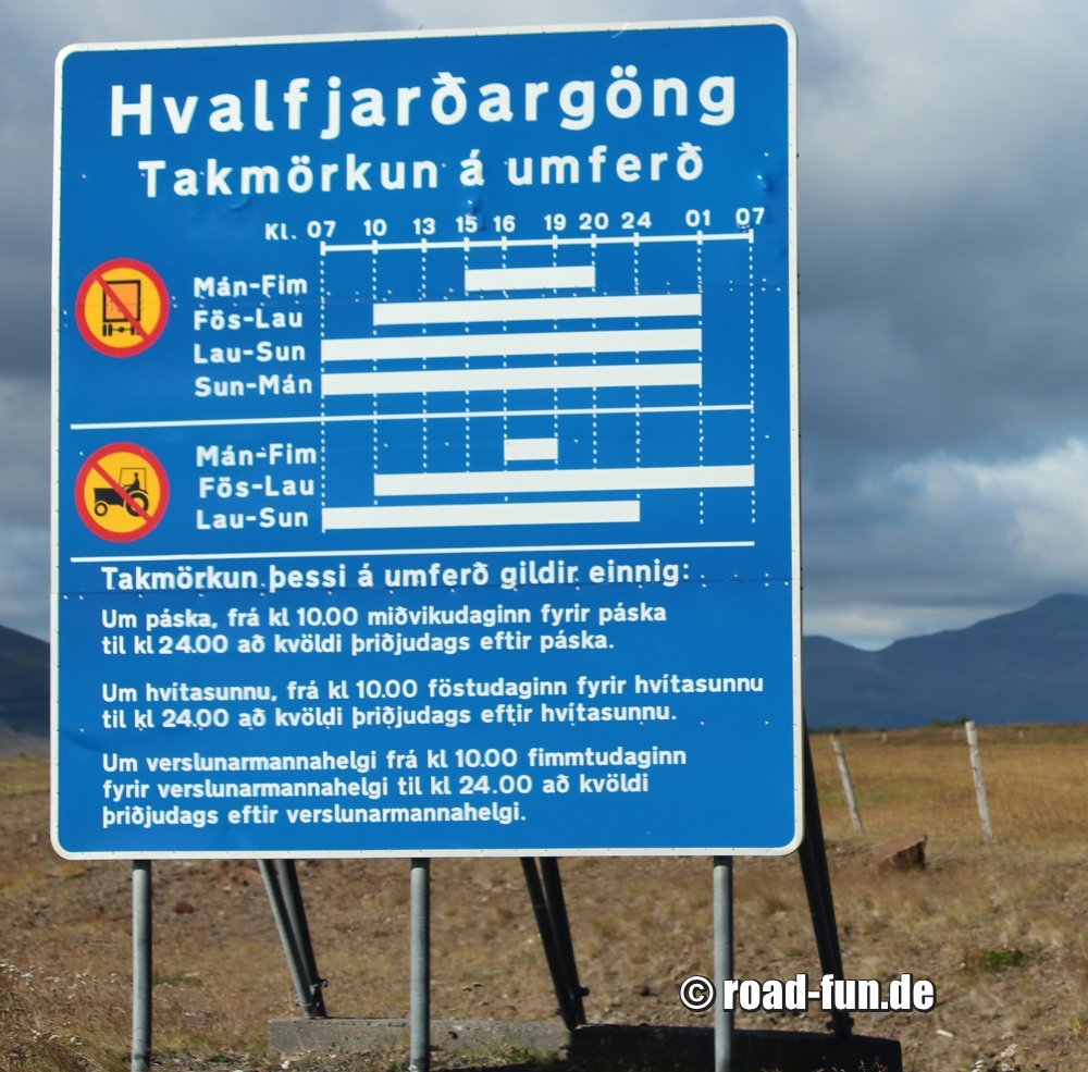 Hinweisschild Island - Hvalfjarðargöng Tunnel