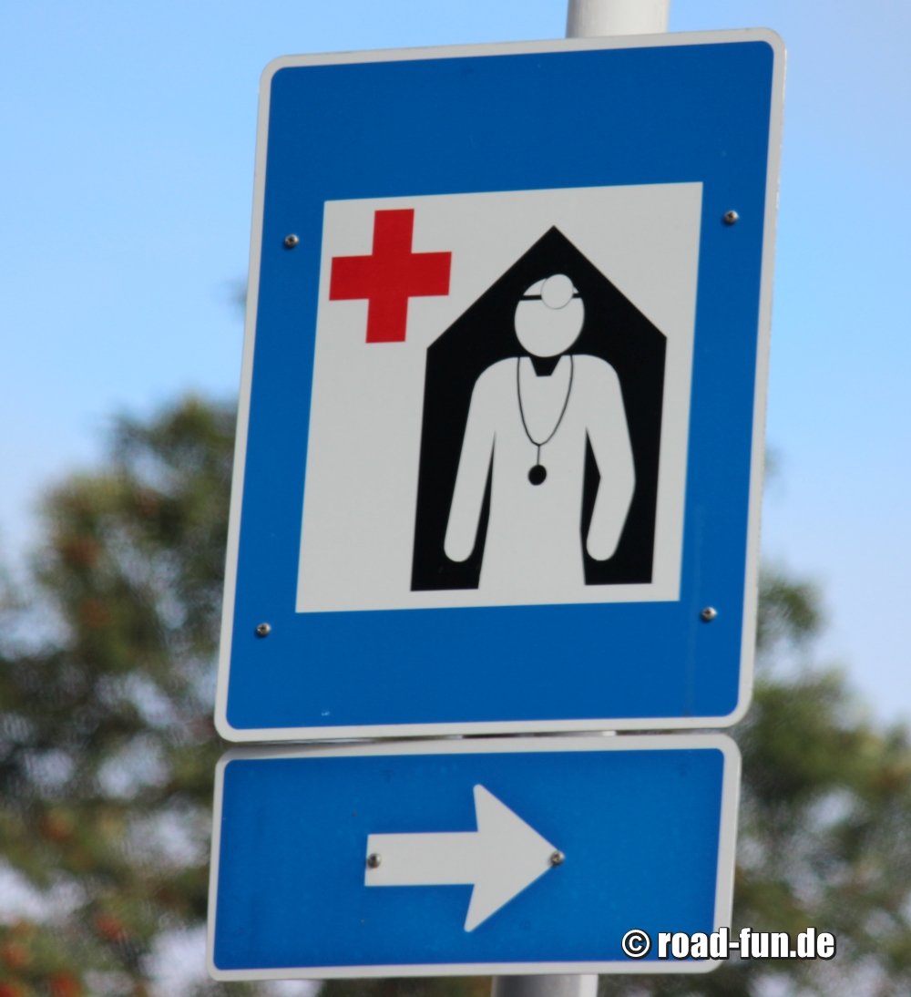 Hinweisschild Island - Krankenhaus