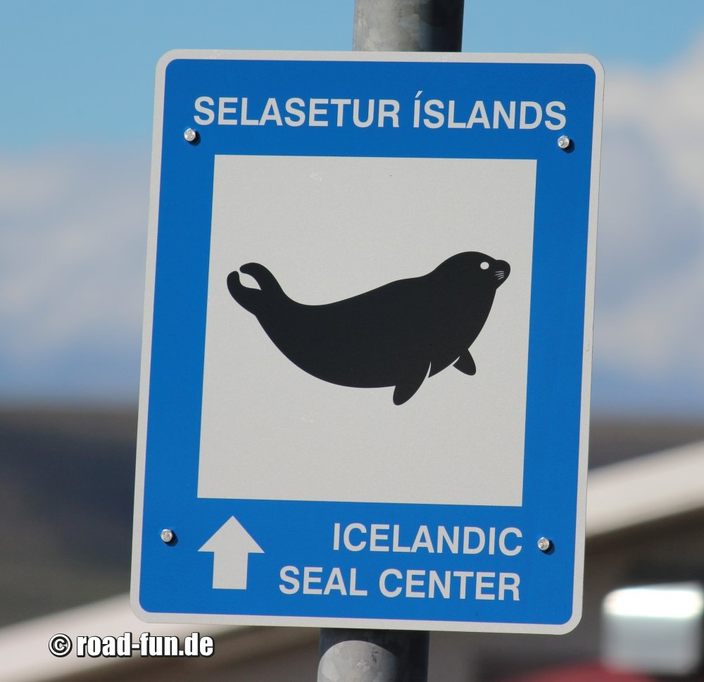 Hinweisschild Island - Seehund Center