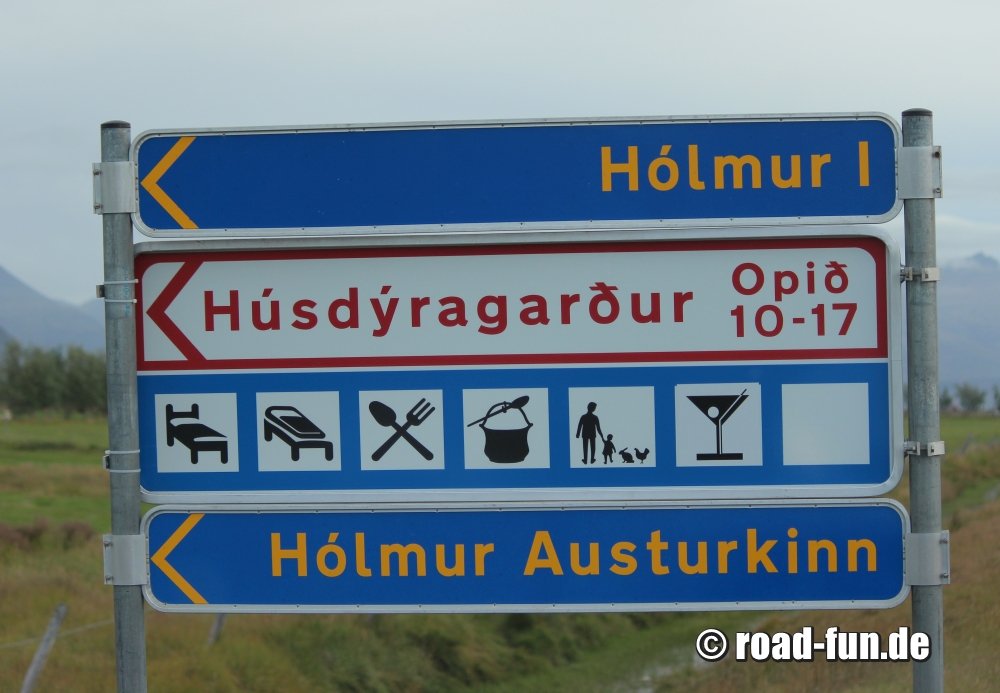 Hinweisschild Island - Tourist Informationen