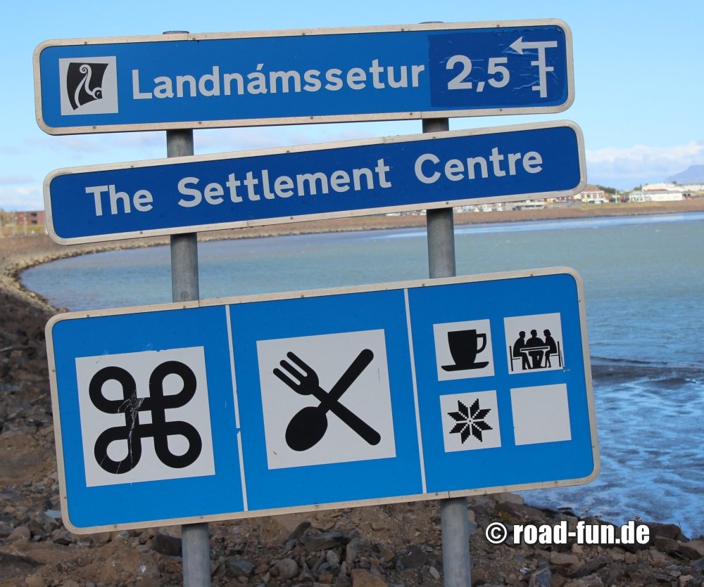 Hinweisschild Island - Tourist Informationen