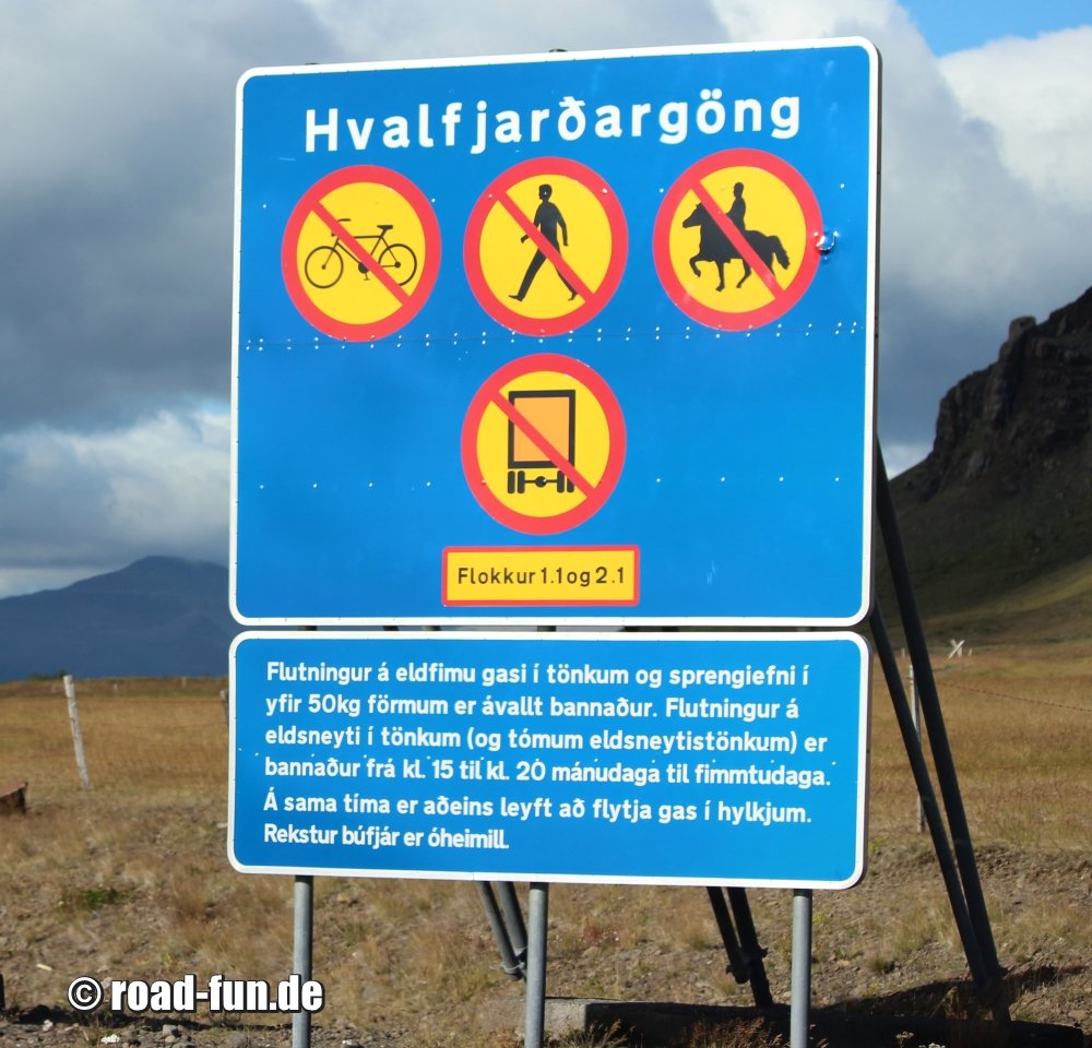 Hinweisschild Island - Verbote in Hvalfjarðargöng Tunnel