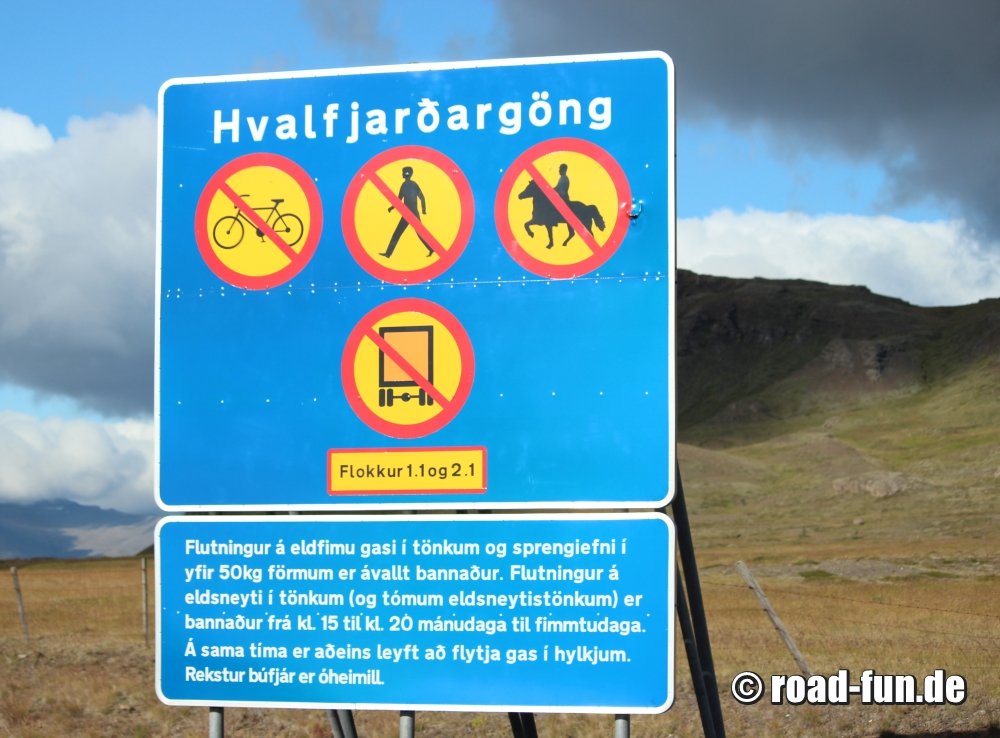 Hinweisschild Island - Verbote in Hvalfjarðargöng Tunnel