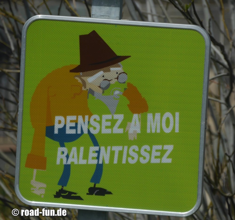 Hinweisschild Korsika - Altenheimbewohner