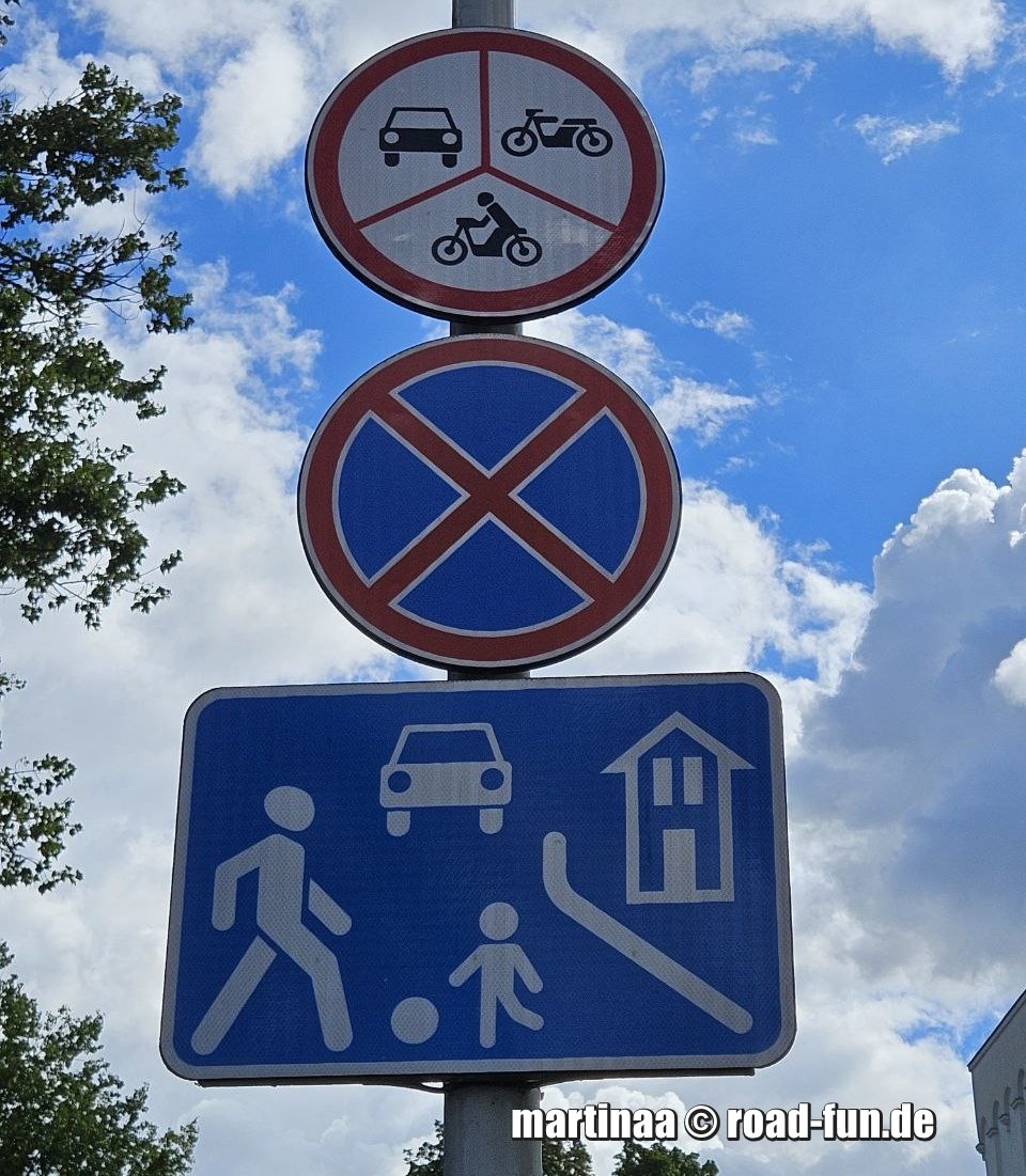 Hinweisschild Litauen - Wohngebiet