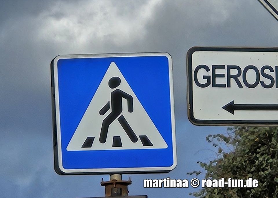 Hinweisschild Litauen - Zebrastreifen