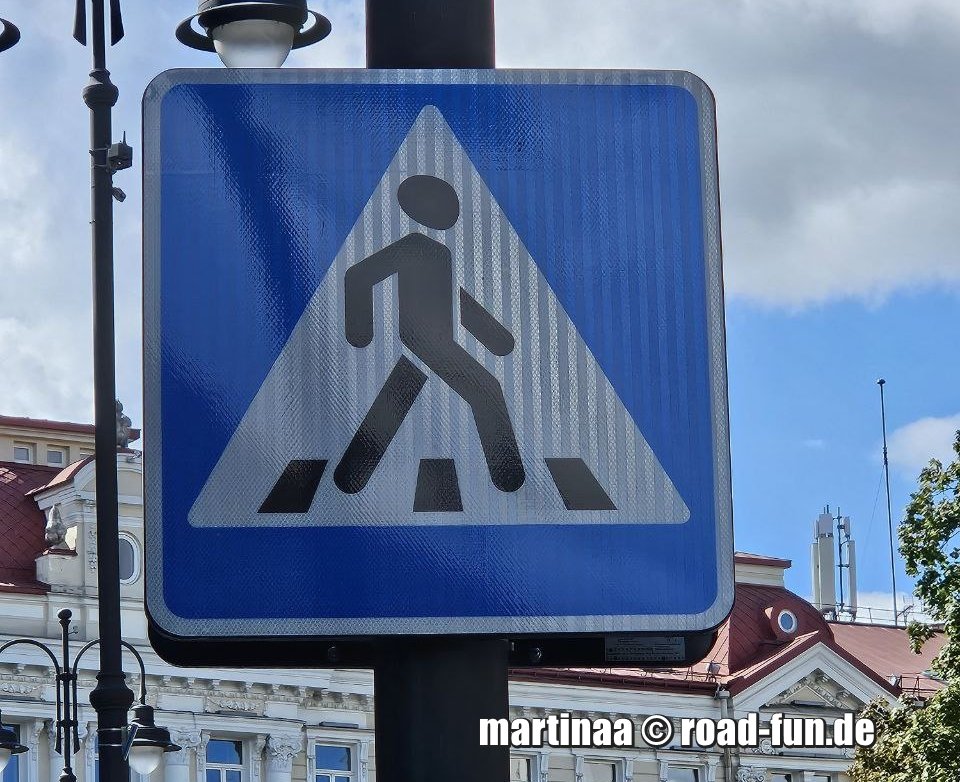 Hinweisschild Litauen - Zebrastreifen