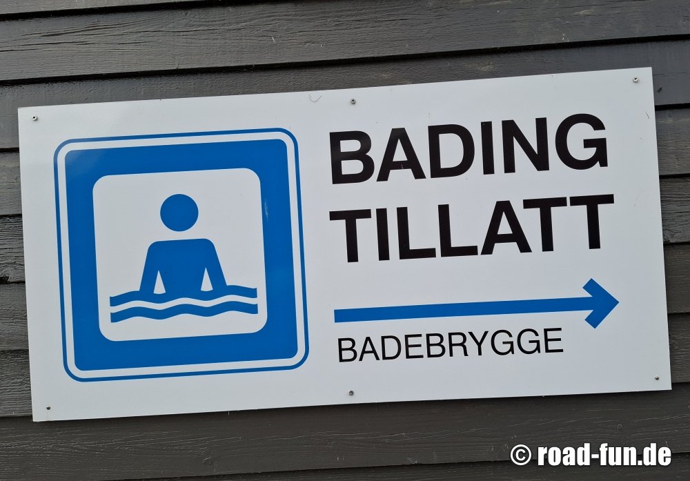 Hinweisschild Norwegen - Baden erlaubt