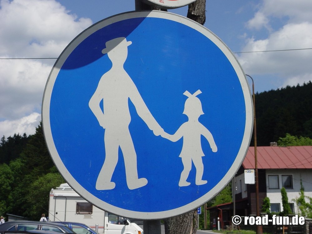 Hinweisschild Tschechien - FuĂźweg