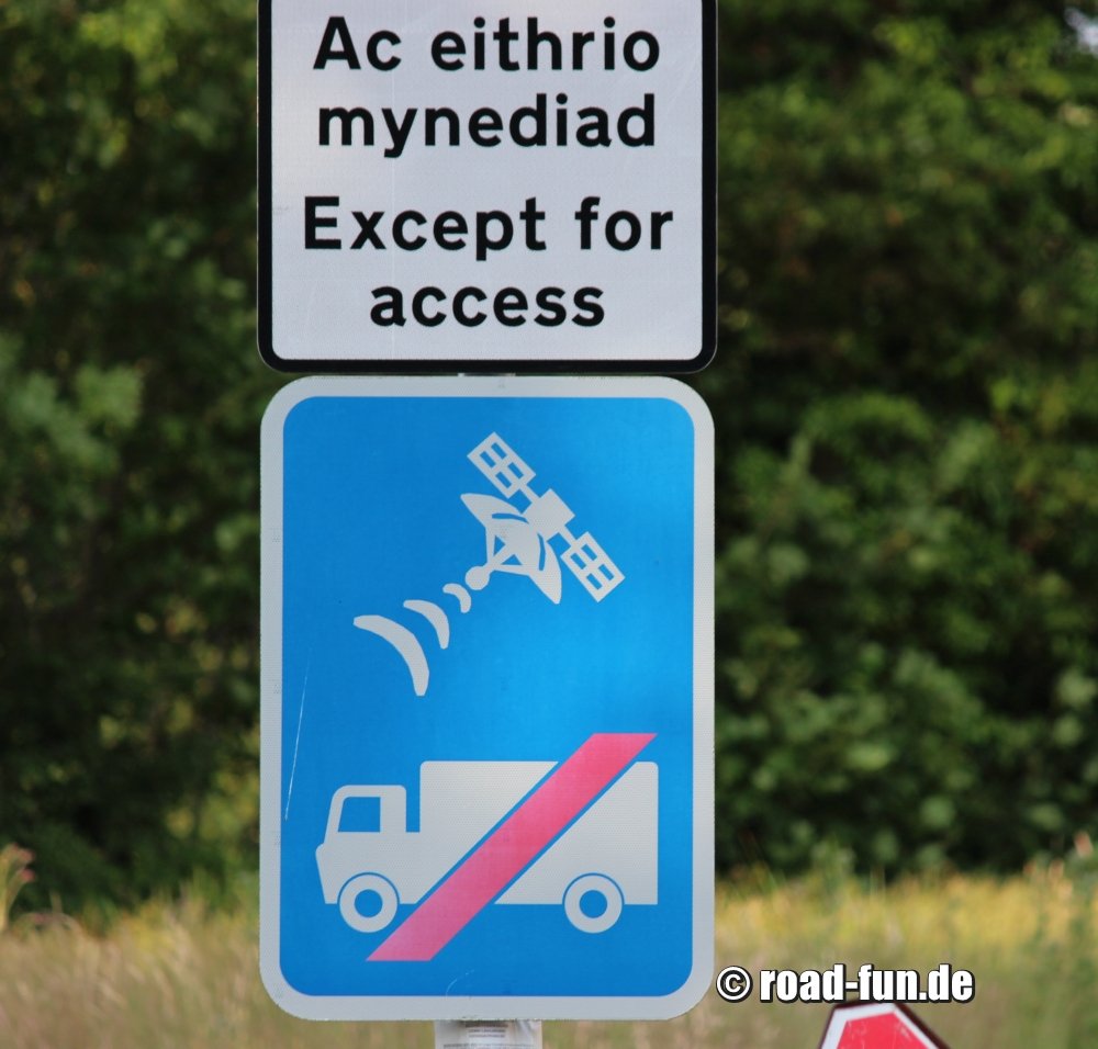 Hinweisschild Wales - Don't trust your Navi