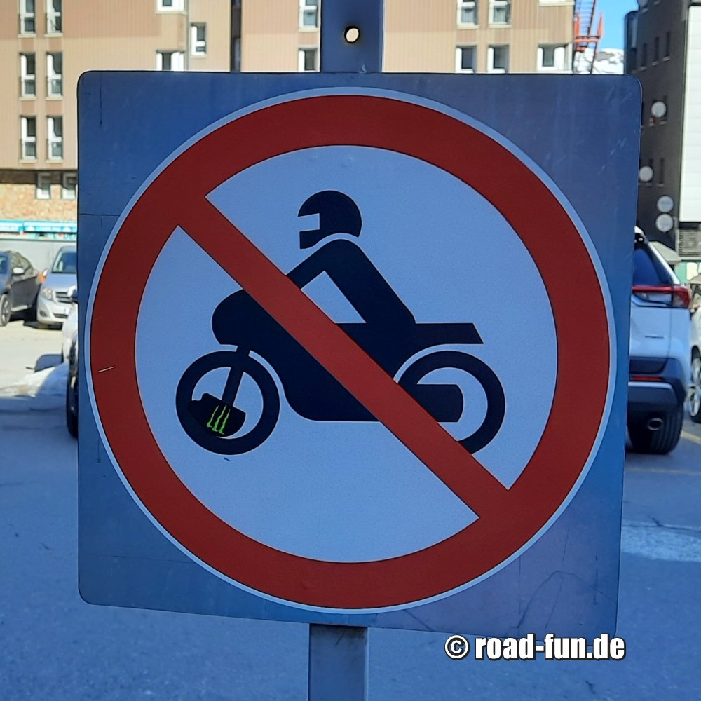 Verbotschild Andorra - Durchfahrt Motorrad