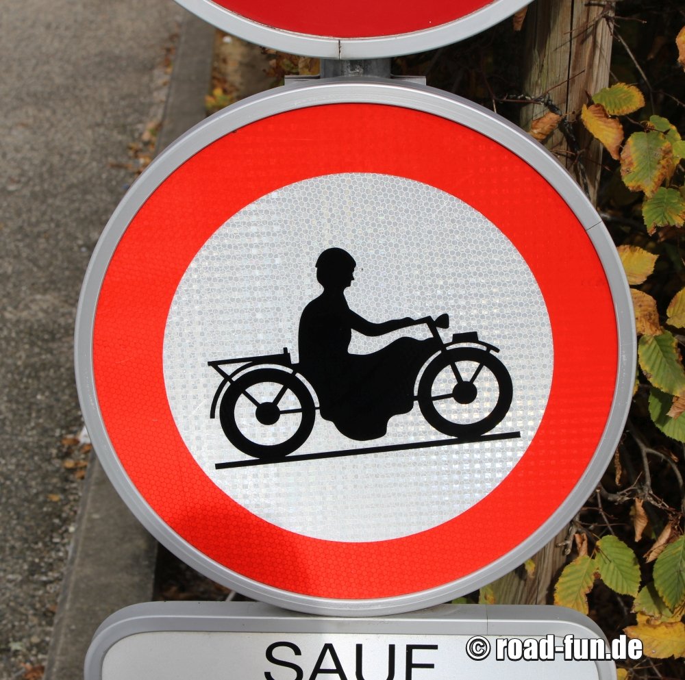 Verbotsschild Belgien - Krafträder