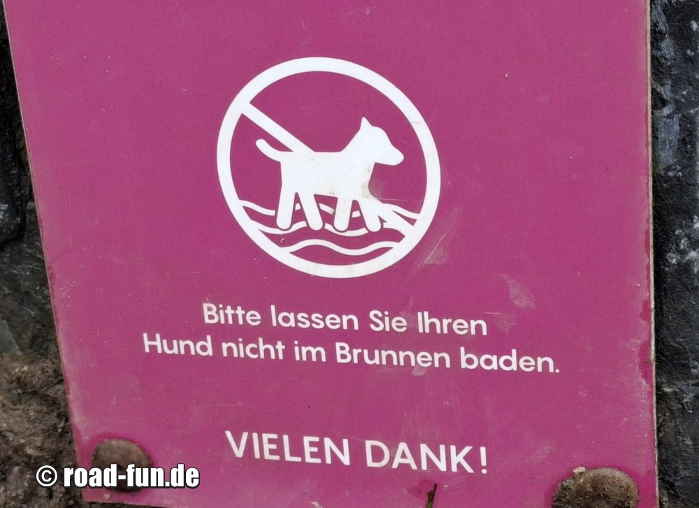 Verbotsschild Deutschland - Badeverbot für Hunde