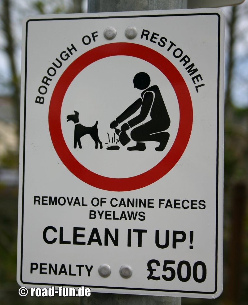 Verbotsschild England - Hundekot aufräumen