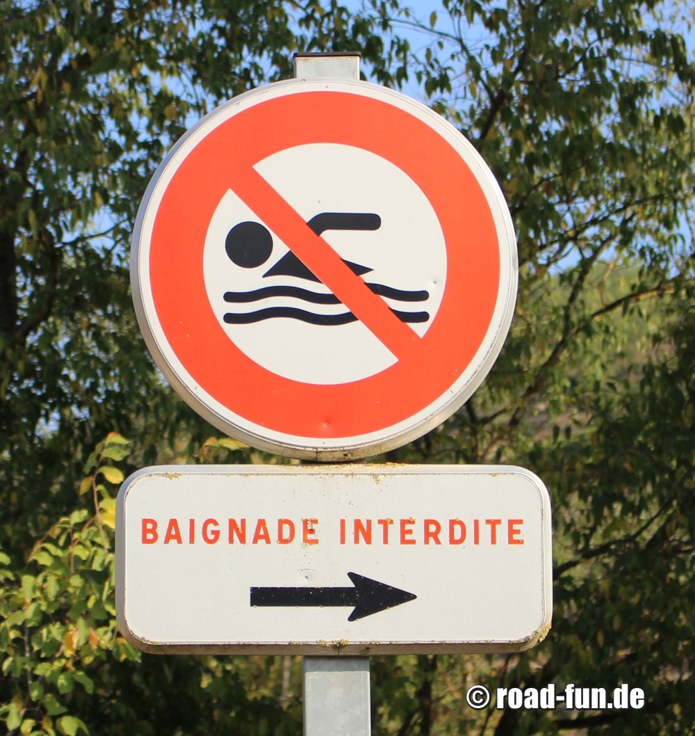 Verbotsschild Frankreich - Baden verboten