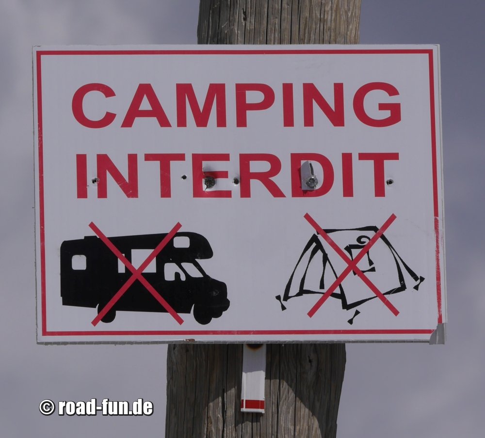 Verbotsschild Korsika - Campingverbot