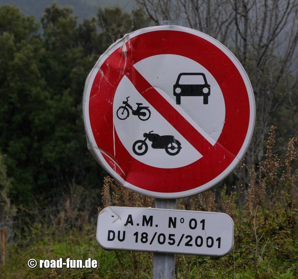 Verbotsschild Korsika - Durchfahrtsverbot Auto, Moped & Motorrad
