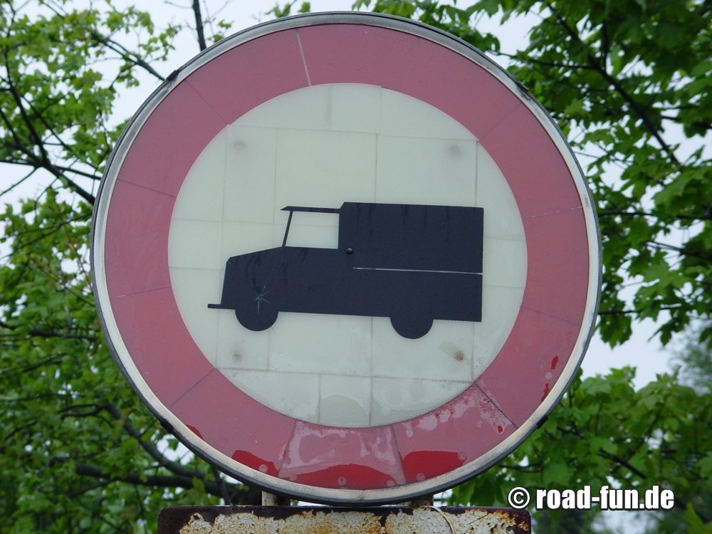 Verbotsschild Tschechien - Durchfahrtsverbot LKW
