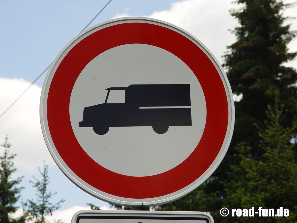 Verbotsschild Tschechien - Durchfahrtsverbot LKW