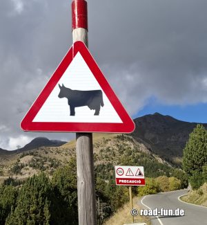 Gefahrenschild Andorra - Viehtrieb, Kuehe