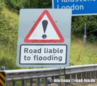 Gefahrenschild England - Überflutungsgefahr