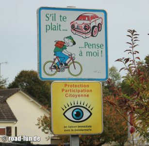 Gefahrenschild Frankreich - Achtung Kinder