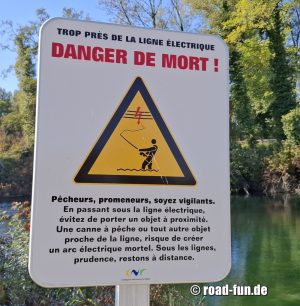 Gefahrenschild Frankreich - Lebensgefahr beim Fliegenfischen