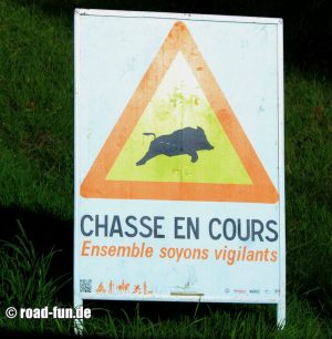 Gefahrenschild Frankreich - Treibjagd in Gang