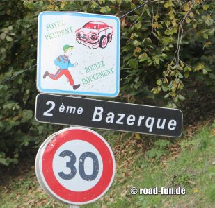 Gefahrenschild Frankreich - langsam fahren, Kinder